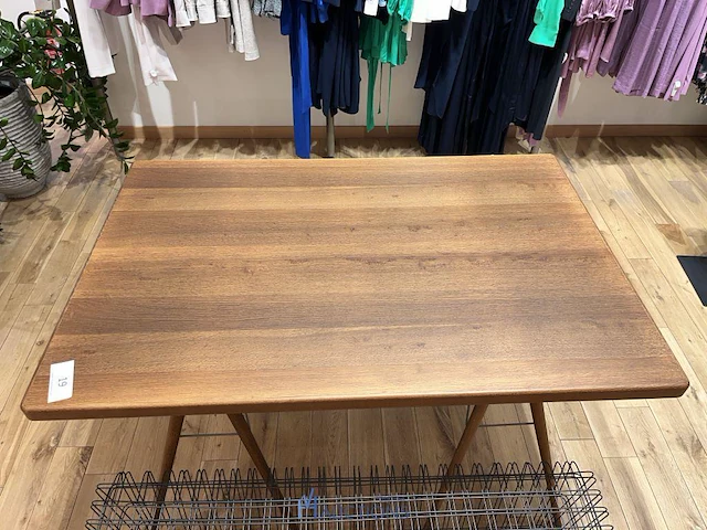 Fineer tafel - afbeelding 2 van  2