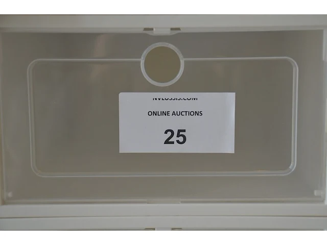 Fineerhouten kleerkast met gordijn 8 leggers 4 laden afm. 188x50x204, houten ladenkast 4 laden afm. 100x50x80, witte ladenkast 5 laden afm. 41x35x110, pvc schoenenkast , 2 dozen kerstversiering, zwart metalen kledingrek, rechthoekige spiegel zwart - afbeelding 5 van  19