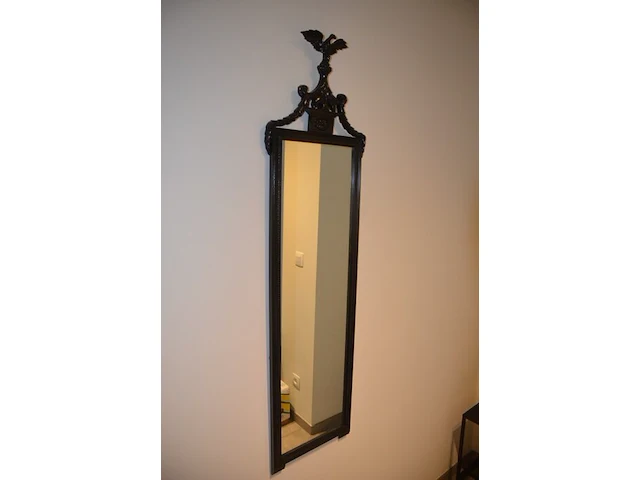 Fineerhouten kleerkast met gordijn 8 leggers 4 laden afm. 188x50x204, houten ladenkast 4 laden afm. 100x50x80, witte ladenkast 5 laden afm. 41x35x110, pvc schoenenkast , 2 dozen kerstversiering, zwart metalen kledingrek, rechthoekige spiegel zwart - afbeelding 15 van  19