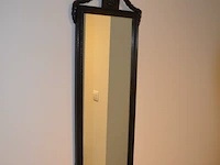 Fineerhouten kleerkast met gordijn 8 leggers 4 laden afm. 188x50x204, houten ladenkast 4 laden afm. 100x50x80, witte ladenkast 5 laden afm. 41x35x110, pvc schoenenkast , 2 dozen kerstversiering, zwart metalen kledingrek, rechthoekige spiegel zwart - afbeelding 15 van  19