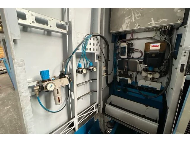 Finnpower cnc ponsmachine - afbeelding 7 van  27