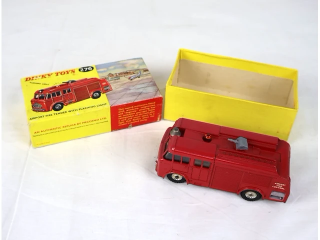 Fire engine airport 311 - afbeelding 2 van  3