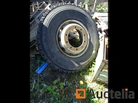 Firestone vrachtwagen band - afbeelding 1 van  8