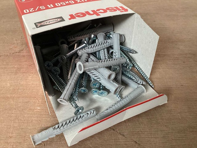 Fischer 94759 plug met schroef (69x) - afbeelding 1 van  5