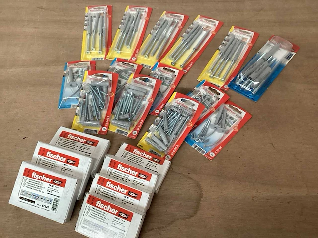 Fischer mix kavel diverse bevestigingsmaterialen - afbeelding 1 van  7