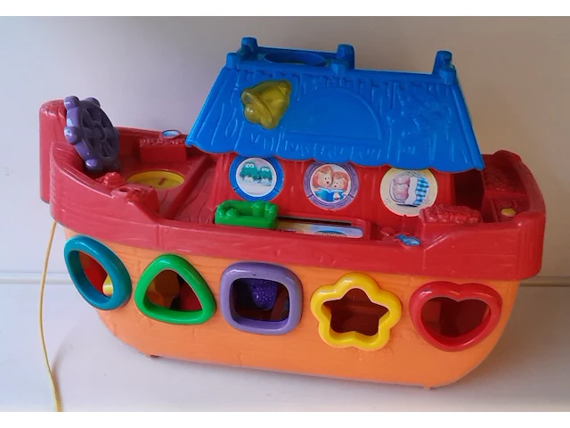 Fisher price boot met vormenstoof en licht en geluid - afbeelding 1 van  7