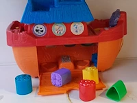 Fisher price boot met vormenstoof en licht en geluid - afbeelding 3 van  7