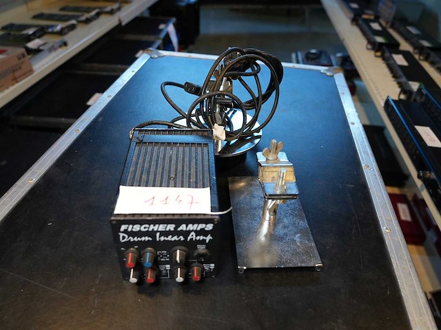 Fisheramps - butt kicker - drum in ear amp 2 - afbeelding 1 van  2