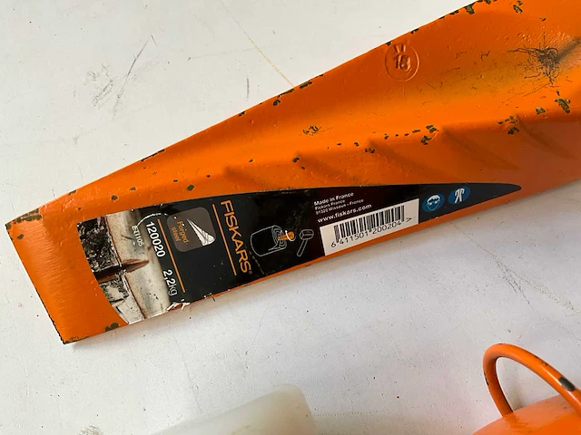 Fiskars draaibare splijtwig 2,2 kg (4x) - afbeelding 2 van  3