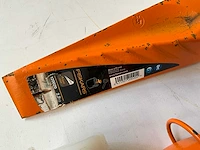 Fiskars draaibare splijtwig 2,2 kg (4x) - afbeelding 2 van  3