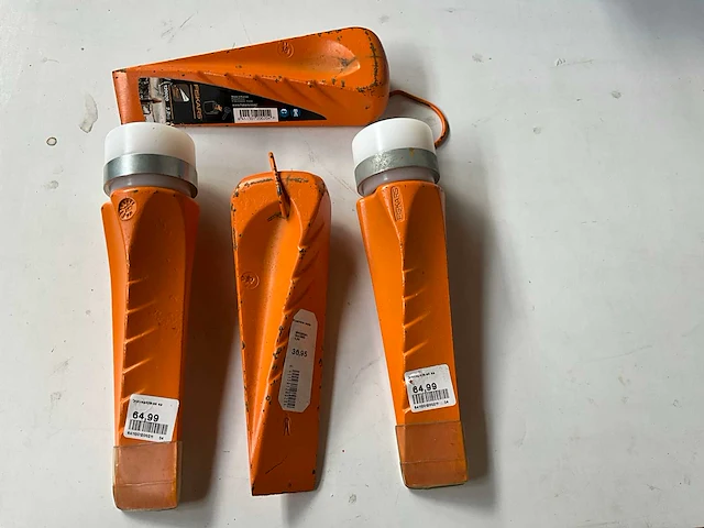 Fiskars draaibare splijtwig 2,2 kg (4x) - afbeelding 3 van  3