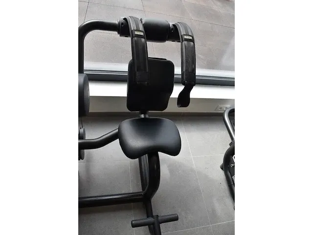 Fitnessapparaat technogym abdominal crunch oe001007 (25) - afbeelding 8 van  10