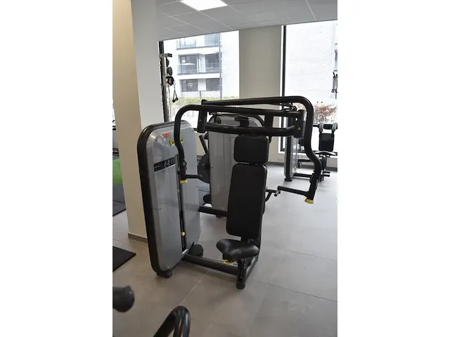 Fitnessapparaat technogym chest press oe001012 (35) - afbeelding 1 van  11