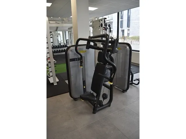 Fitnessapparaat technogym chest press oe001012 (35) - afbeelding 7 van  11