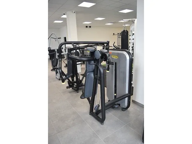 Fitnessapparaat technogym chest press oe001012 (35) - afbeelding 8 van  11