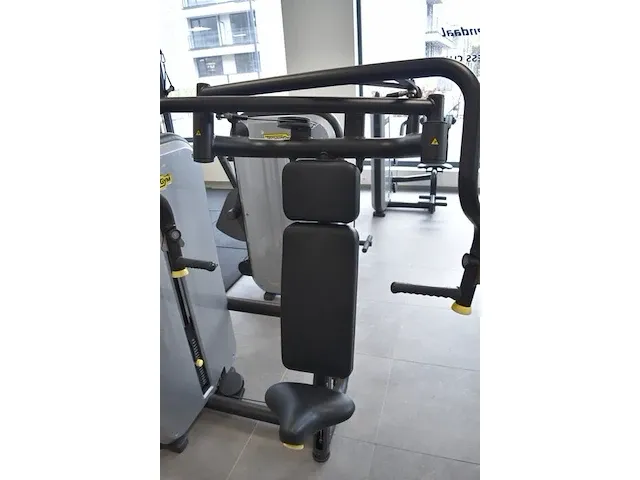 Fitnessapparaat technogym chest press oe001012 (35) - afbeelding 10 van  11