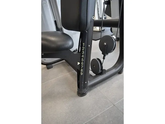 Fitnessapparaat technogym chest press oe001012 (35) - afbeelding 11 van  11