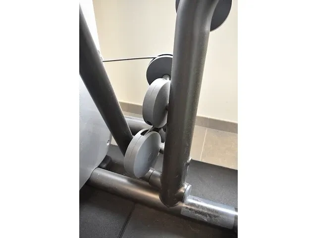 Fitnessapparaat technogym low row oe001017 (22) - afbeelding 2 van  11