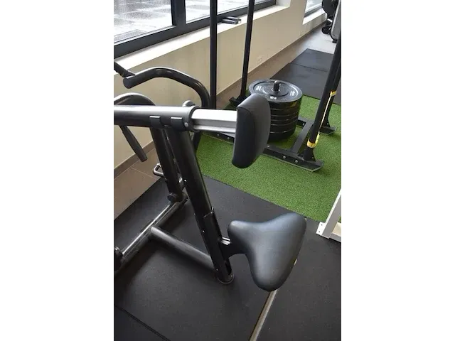 Fitnessapparaat technogym low row oe001017 (22) - afbeelding 10 van  11