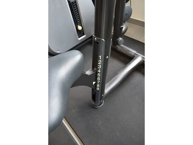 Fitnessapparaat technogym low row oe001017 (22) - afbeelding 11 van  11