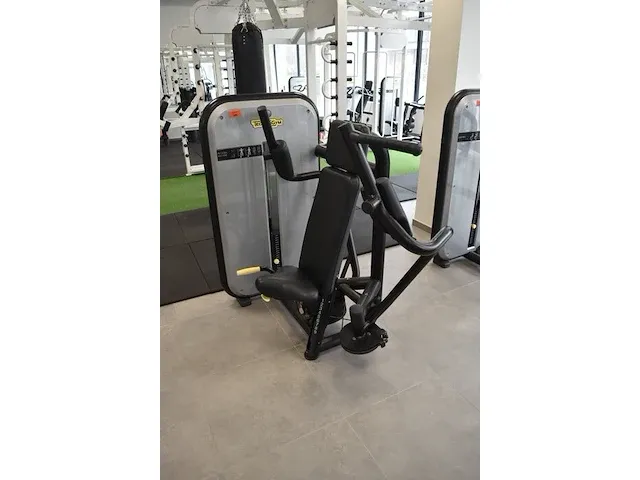 Fitnessapparaat technogym pectoral machine oe001019 (34) - afbeelding 7 van  11