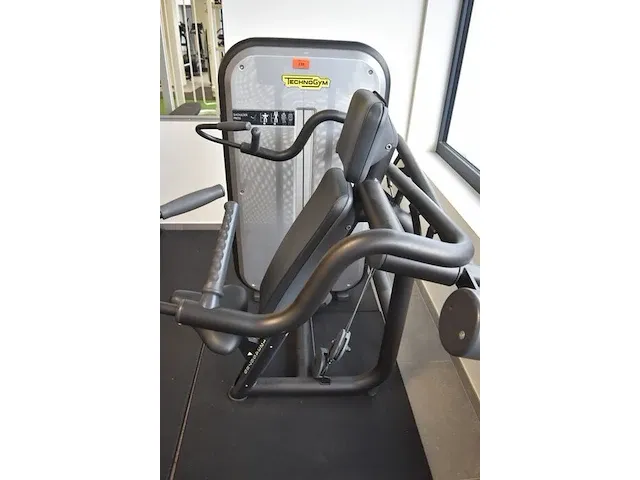 Fitnessapparaat technogym shoulder press oe001020 (21) - afbeelding 6 van  10