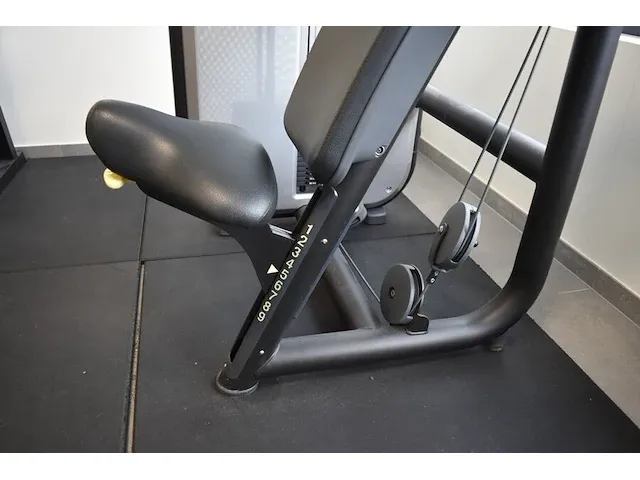 Fitnessapparaat technogym shoulder press oe001020 (21) - afbeelding 8 van  10