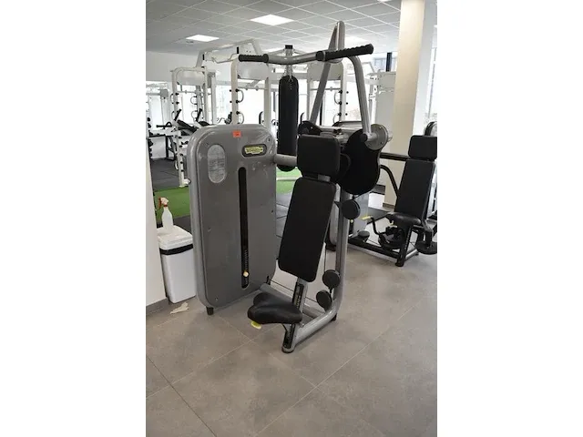 Fitnessapparaat technogym vertical traction oe000672aa-nl (33) - afbeelding 7 van  11