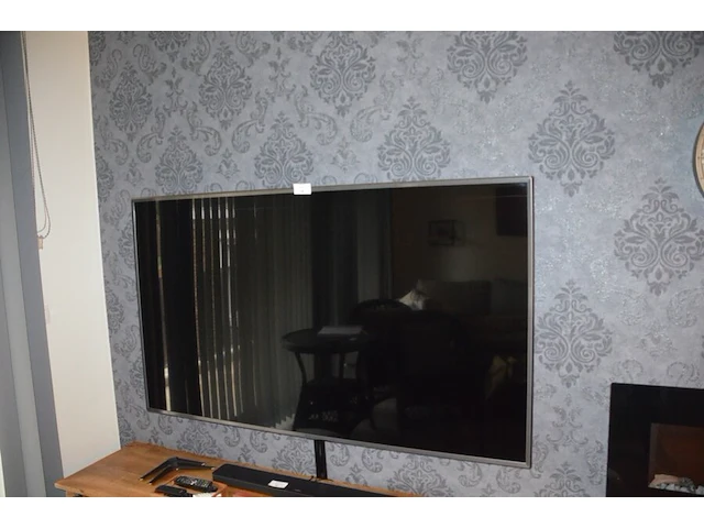 Flatscreen tv lg met afstandsbediening - afbeelding 1 van  5