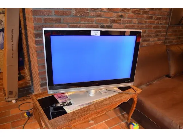 Flatscreen tv philips slc7.1a la met afstandsbediening - afbeelding 1 van  6