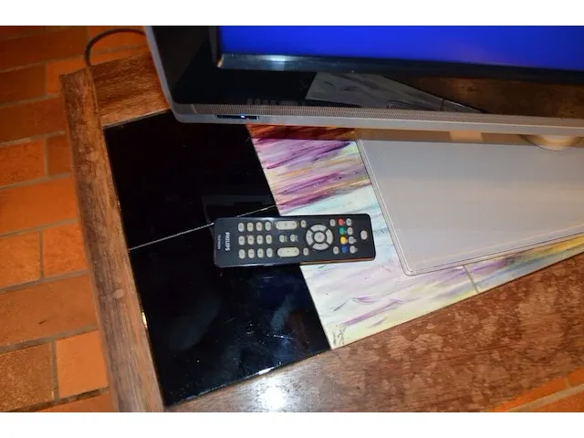 Flatscreen tv philips slc7.1a la met afstandsbediening - afbeelding 5 van  6
