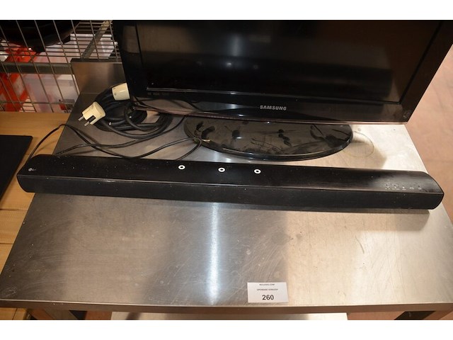 Flatscreen tv samsung met soundbar lg - afbeelding 4 van  5