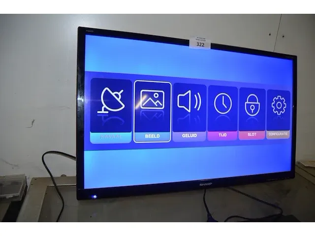 Flatscreen tv sharp lc-32hi3012e met afstandsbediening, dvd speler sony dvp-sr370 met afstandsbediening - afbeelding 4 van  9
