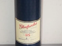 Fles à 70cl whisky glenfarclas 25 yr 43% - afbeelding 1 van  2