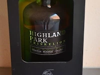 Fles à 70cl whisky highland park triskelion 45,1% - afbeelding 1 van  2