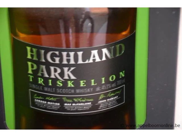 Fles à 70cl whisky highland park triskelion 45,1% - afbeelding 2 van  2