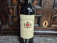 Fles rode wijn - afbeelding 1 van  3