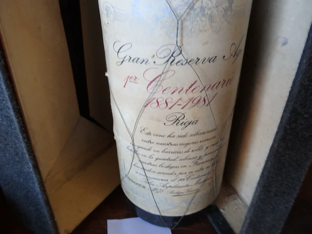 Fles wijn gran reserva rioja in kist 1981 -1981 - afbeelding 2 van  2