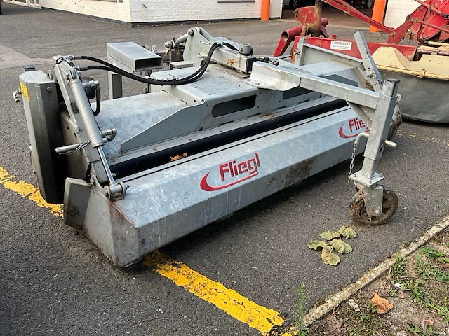 Fliegl kehrmaschine veegmachine - afbeelding 3 van  7