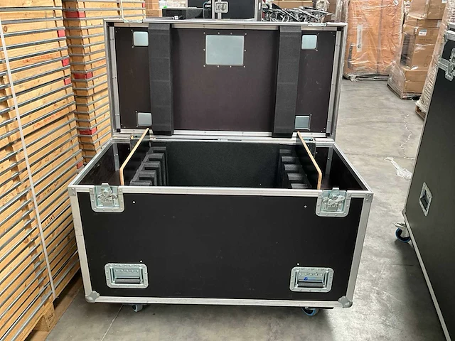 Flight case 1,2x0,8x0,8m, 4 wielen - afbeelding 2 van  3
