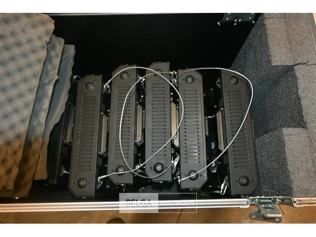 Flight case met 8 x rainbow colour changer - afbeelding 11 van  12