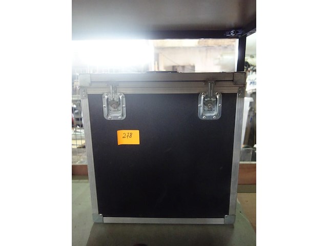 Flightcase h 55cm, d 21cm, b 53cm - afbeelding 1 van  2