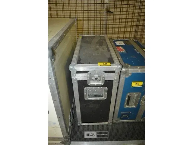 Flightcase leeg afm ± 62 x 57 x 28 - afbeelding 1 van  1