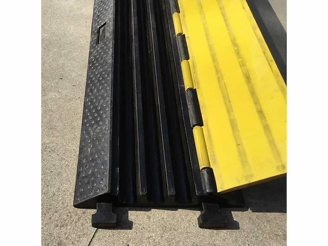 Flightcase met 10x showtec cable bridge - afbeelding 4 van  6