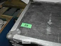 Flightcase met 8 lampen 2x4 l 1,25 x 0,55 x 0,60 - afbeelding 2 van  4