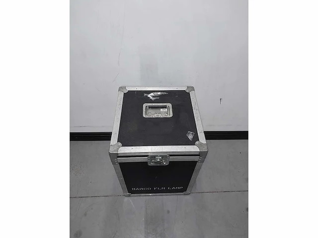 Flightcase voor barco flm 3kw universele lamphouder - afbeelding 2 van  4