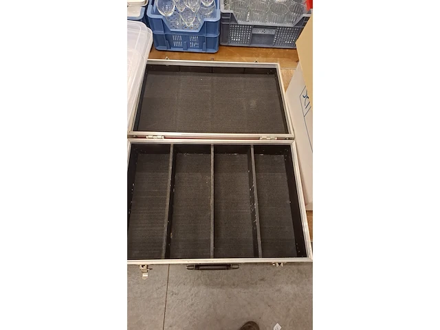 Flightcase - afbeelding 1 van  3
