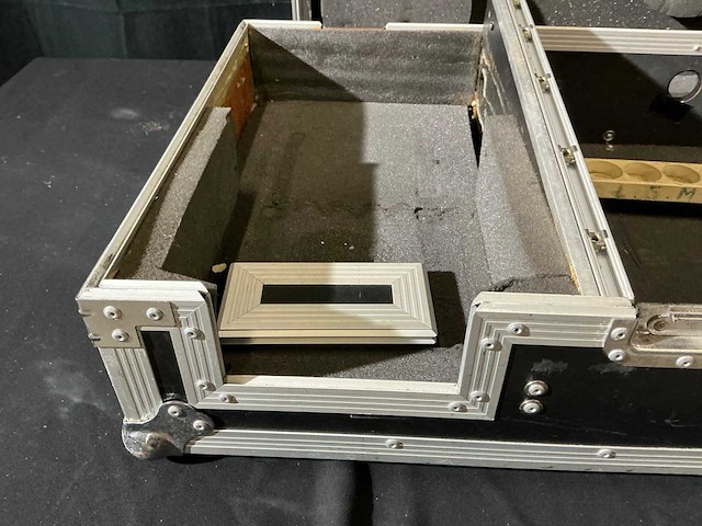 Flightcase - afbeelding 6 van  8