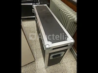 Flightcases met lg 42ws10 display - afbeelding 1 van  8