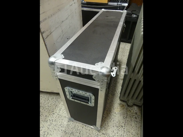 Flightcases met lg 42ws10 display - afbeelding 6 van  8